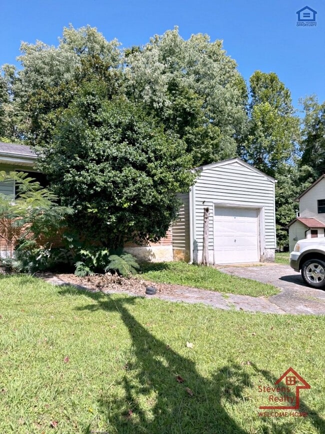 Photo - 409 Donaldson Rd