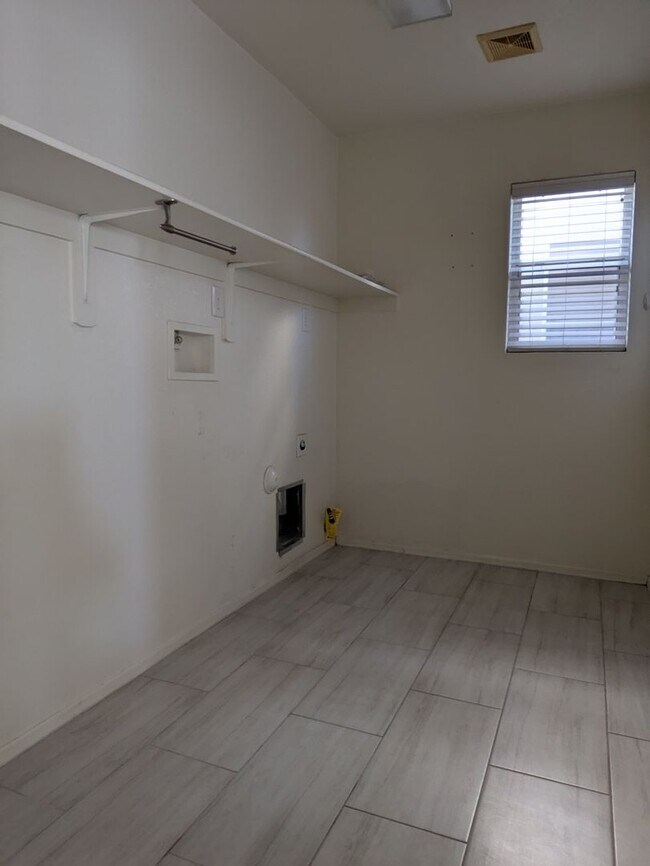 Photo - Northwest Beauty 3 Bedroom 3 Bath 2 Car garage