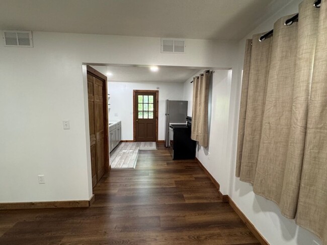 Photo - 1032 Moseley Dr Apartment Unit 1034