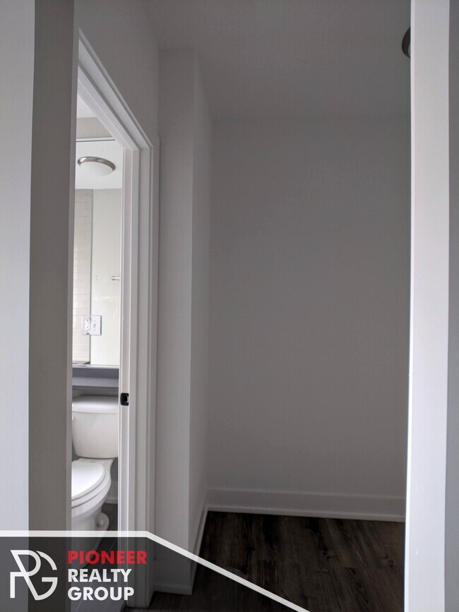 Photo - 423 W Belden Ave Unit 429.5-B304
