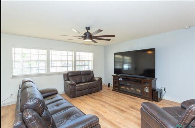 Photo - 1403 W Bonita Dr