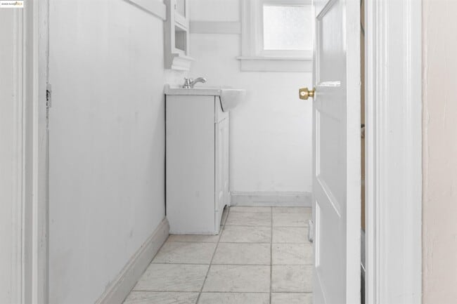 Photo - 4500 San Carlos Ave