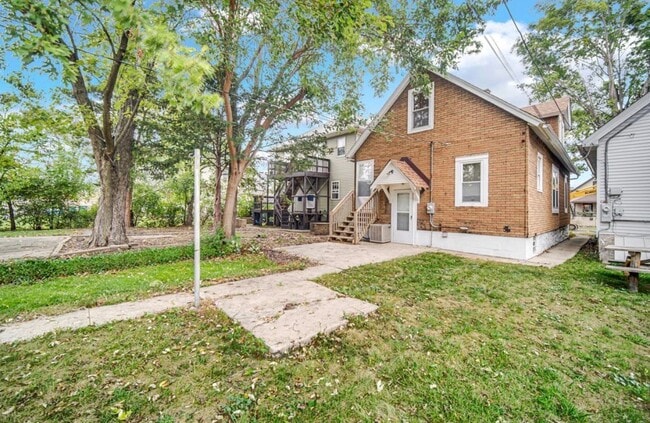Photo - 1003 N Hickory St