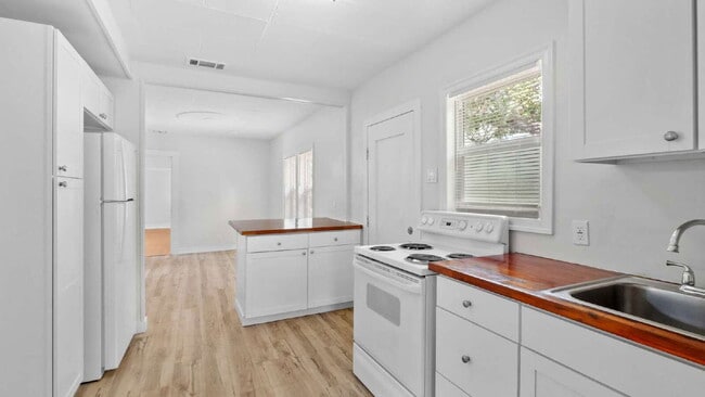 Photo - 2026 22nd St S