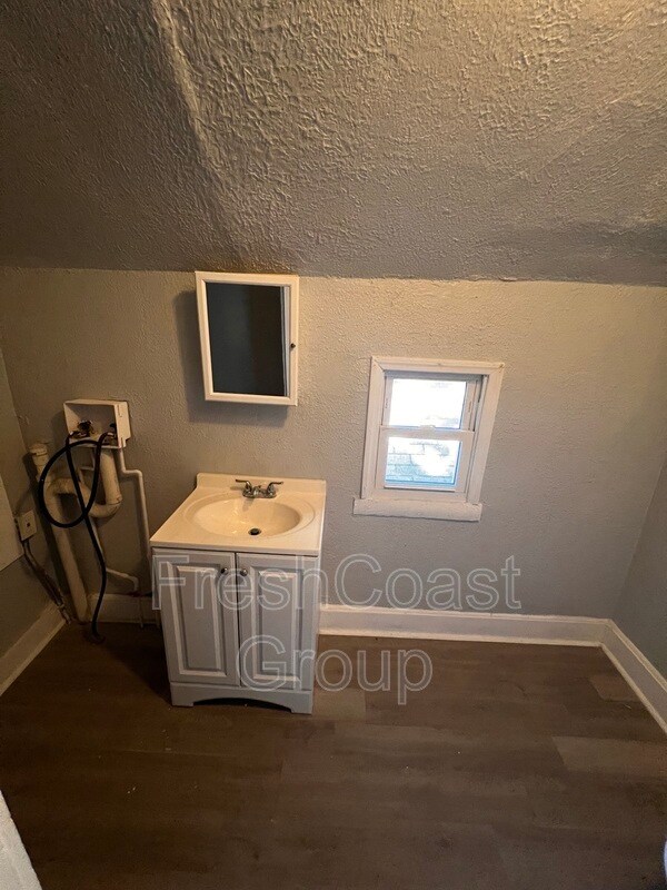 Photo - 3318 W 30th St Unit 2