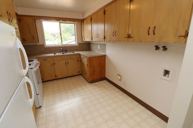 Photo - 3025 Madison St NE