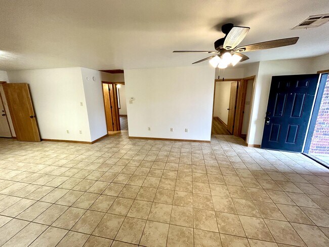 Photo - 2720 Ryan Rd