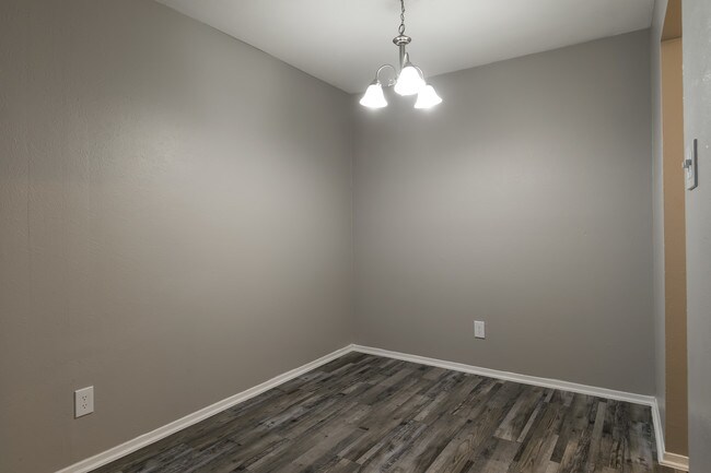 Kingswood Apartments