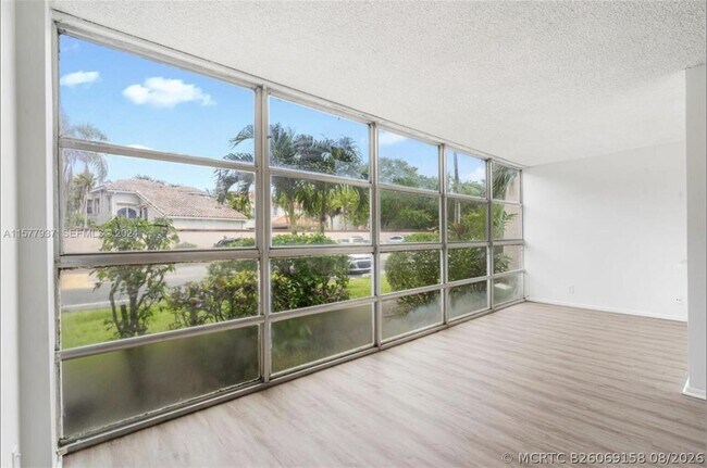 Photo - 2001 Atlantic Shores Blvd Unit 109