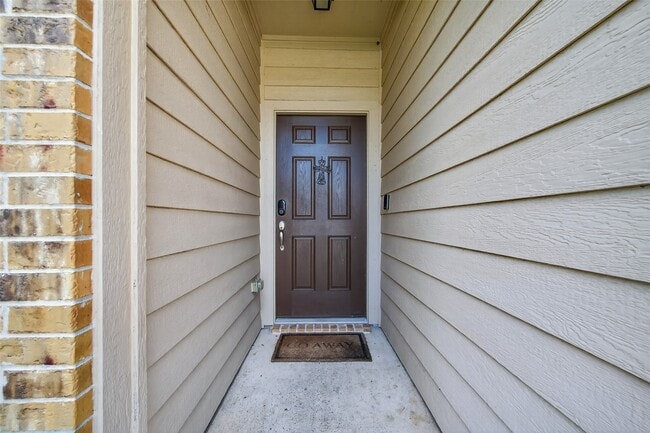 Photo - 542 Oporto Path