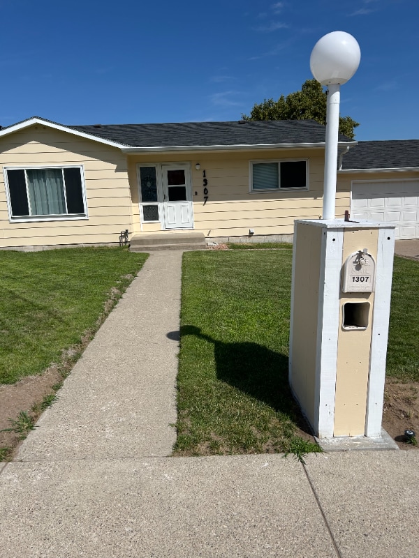 Building Photo - 1307 3rd West Hill Dr Rental