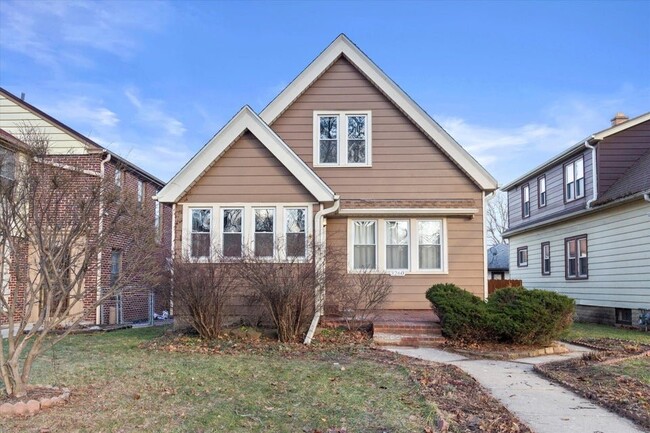 Building Photo - 3260 N 50th St