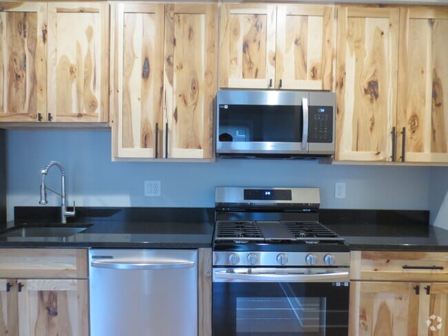 Building Photo - 1959 W 58th St Rental
