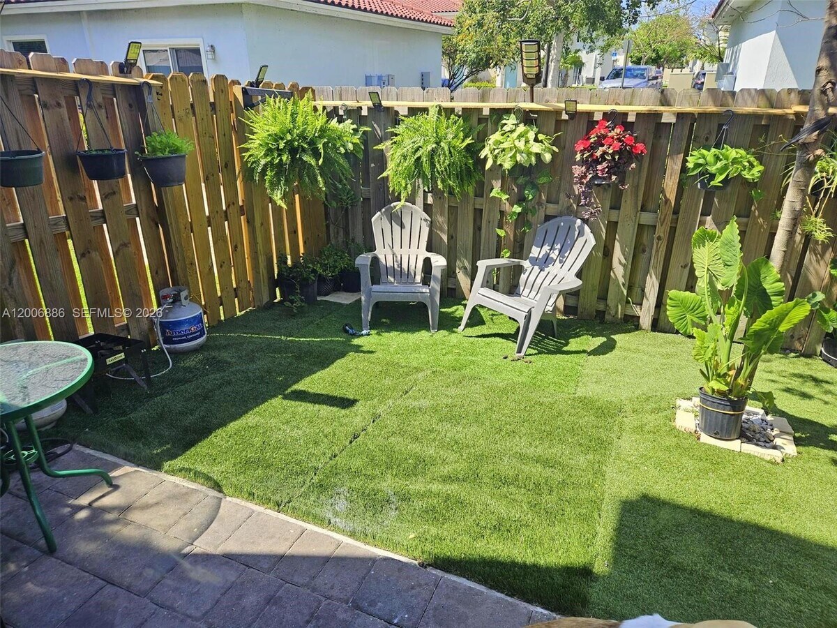 Photo - 501 NE 1st St