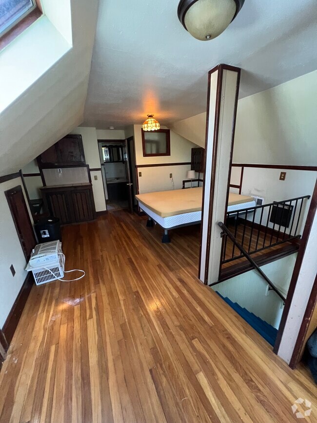 Building Photo - 294 Princeton Blvd Unit 3 Rental