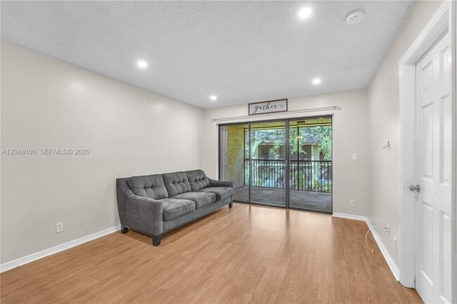 9565 NW 2nd Pl Unit 1-H
