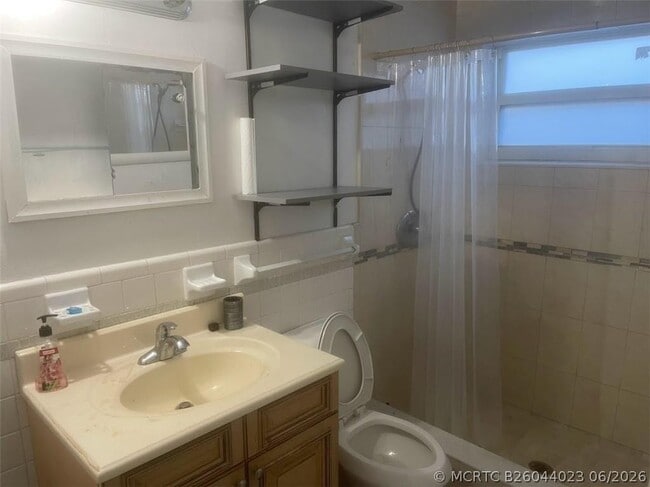 2270 NW 60th Ave