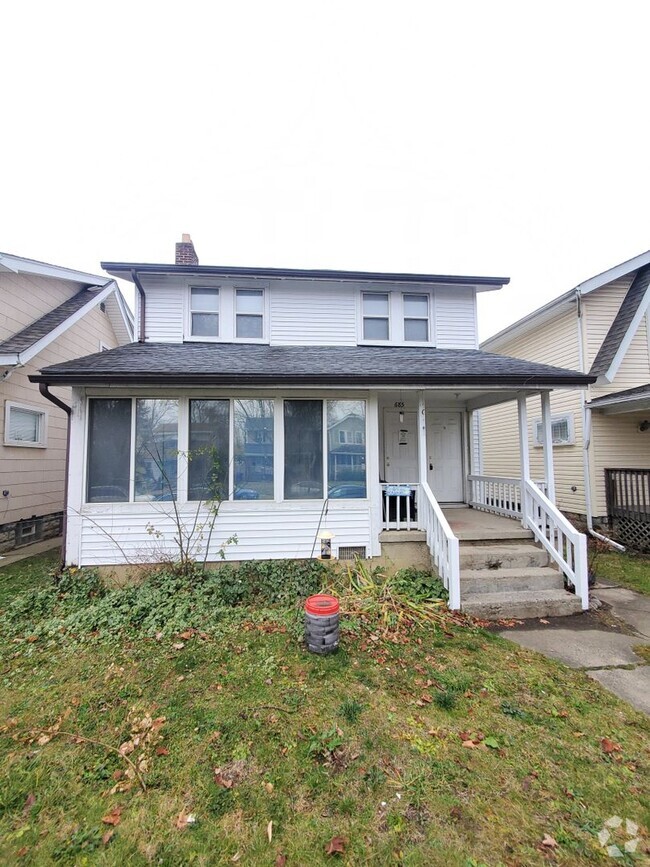 Building Photo - 1-685-682 S Ogden Ave Unit 685 1/2 Ogden Avenue Rental