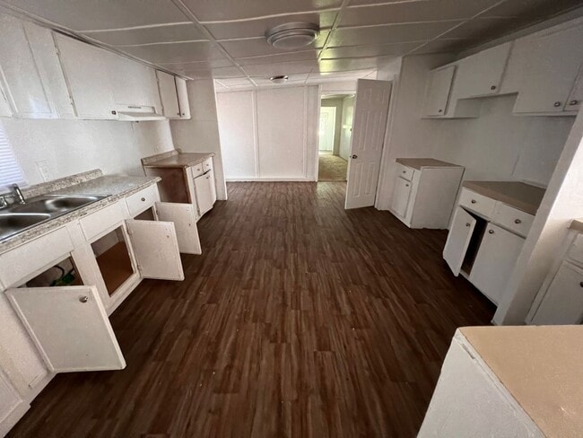 Photo - 5 Bed 2 bath mobile home