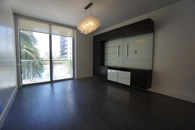 Photo - 1060 Brickell Ave Unidad 1411