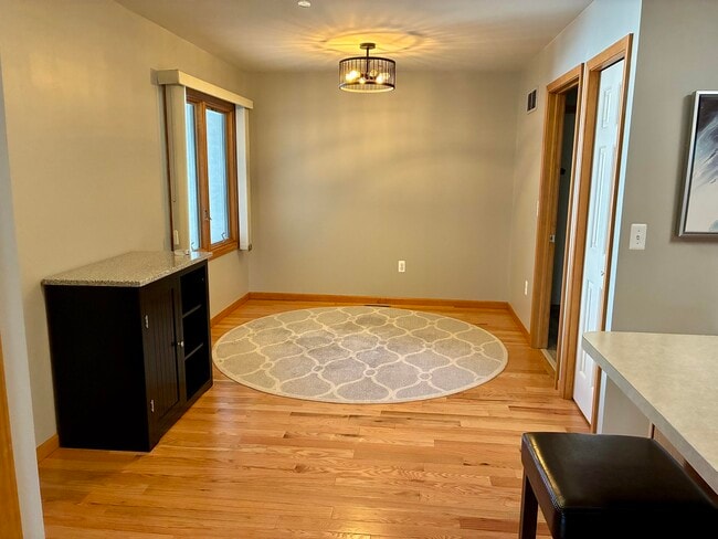 Photo - 571 Sycamore Cir Condo