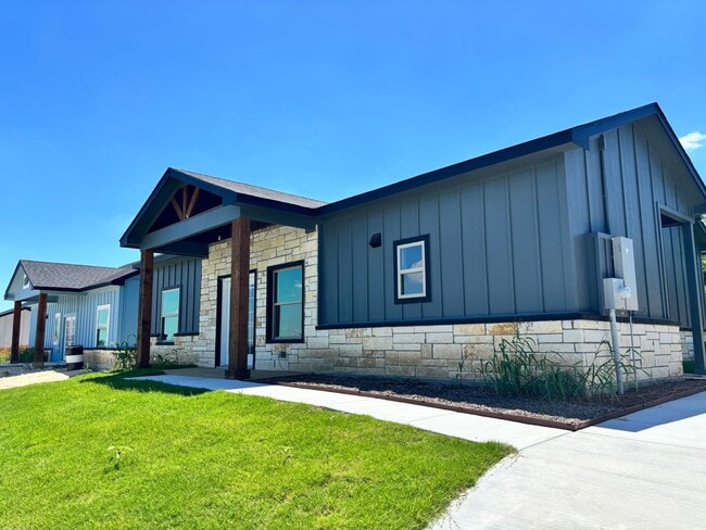 Building Photo - Brand New Construction | 3BD + Office | 2BA | 1,300 Sq Ft | Azle, TX