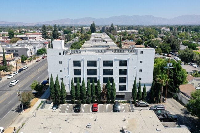 Photo - 8802 Van Nuys Blvd