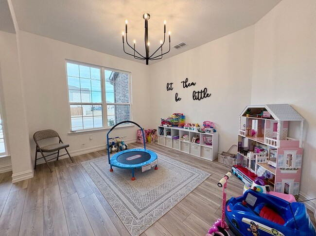 Photo - 1505 Isaac Dr