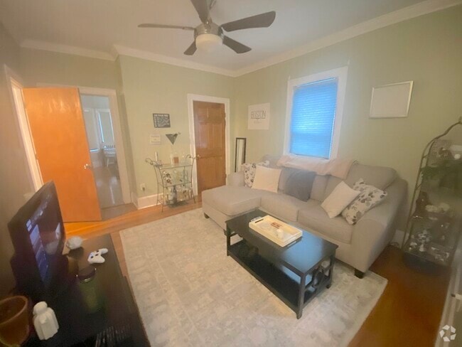 Building Photo - 28 Otis St Unit 1 Rental