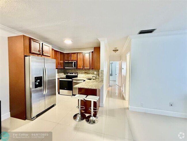 Building Photo - 299 SW 7th St Unit 101a Rental