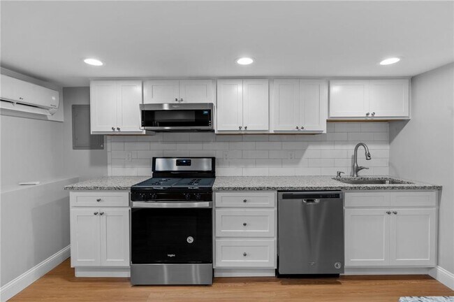 Photo - 376 Arnolds Neck Dr