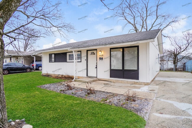 Photo - 488 Lombard Rd