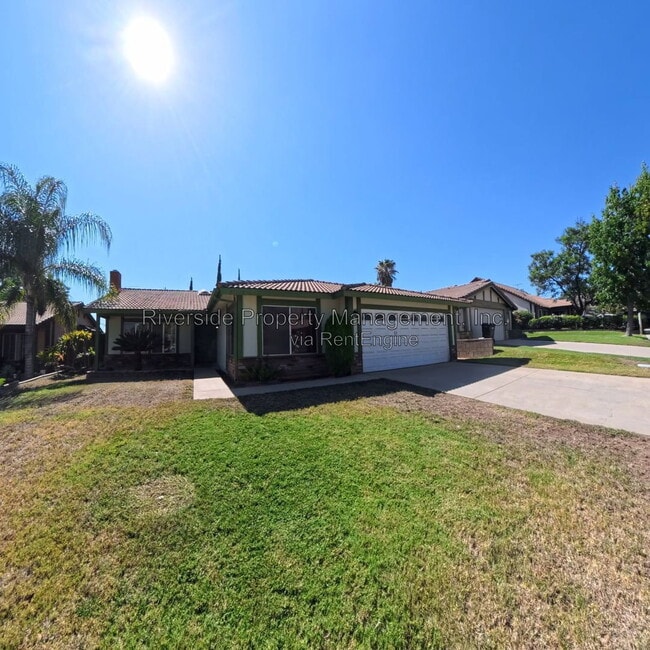 Photo - 24052 Royale St