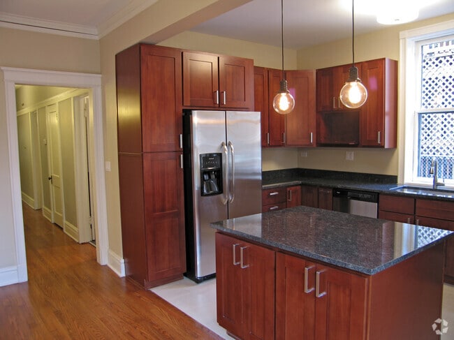 Building Photo - 1057 W Balmoral Unit #1 Rental