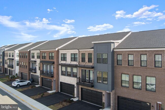 Photo - 43421 Farringdon Sq