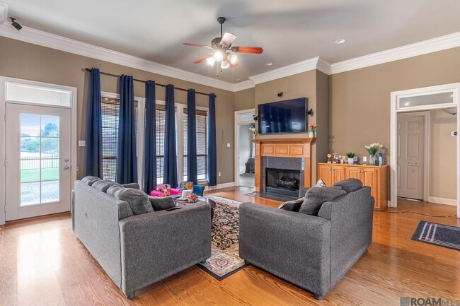 Photo - 10743 Hillbrook Ave