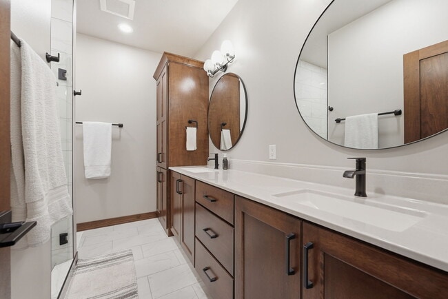 Photo - 2701 W Oak Hill Dr
