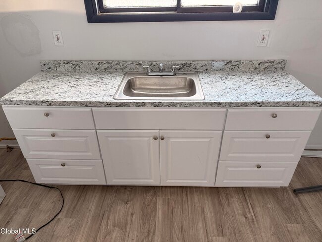 Photo - 54 Arch St Unit Down