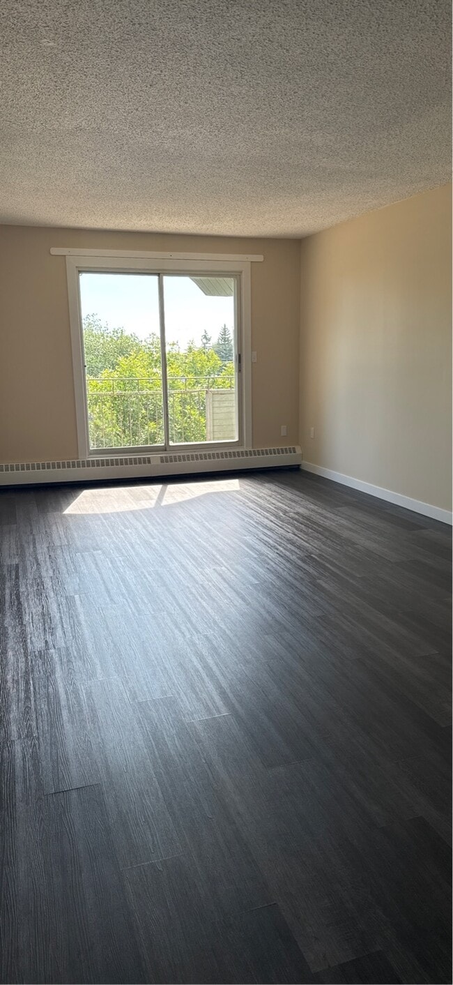 Photo - 5310-5346 46 St Unit WB-1304