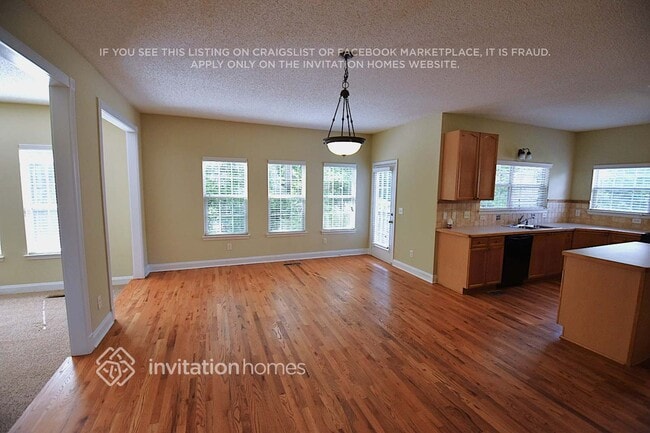 Photo - 6000 W Rosie Ln SE