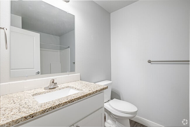 2BR, 2BA - 996SF - Primary Bathroom