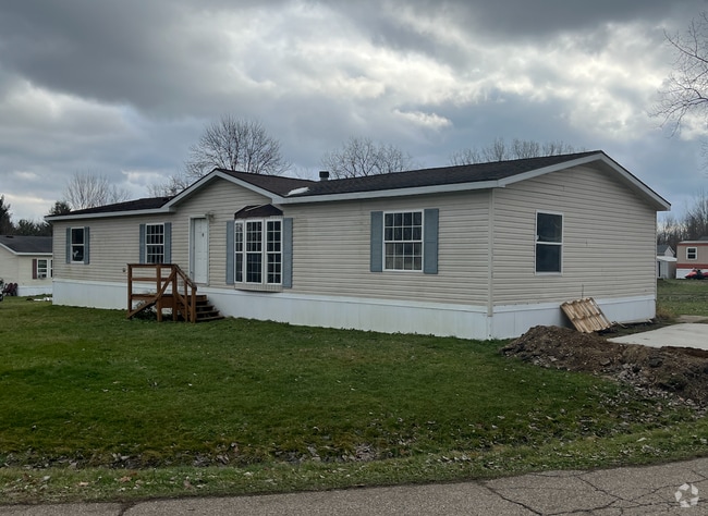 Building Photo - New 4 Bedroom Home! Available July!!