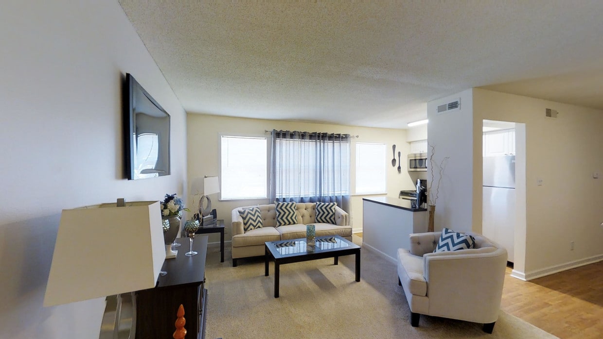 Photo - Royal Park - Students save up to 10%! Apartments