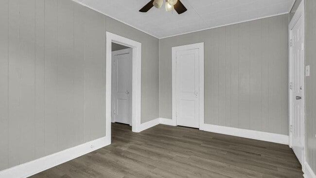 Photo - 301 B St NW