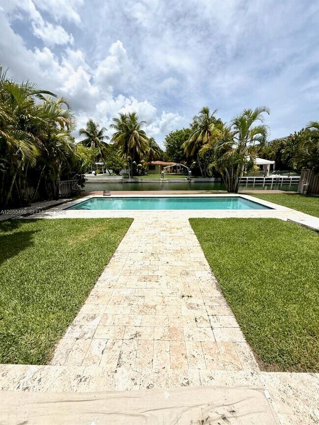 Photo - 1365 Daytonia Rd
