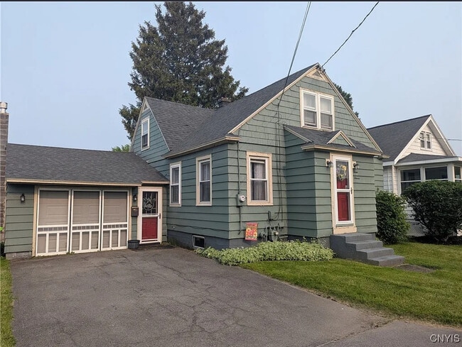 Photo - 311 Raphael Ave