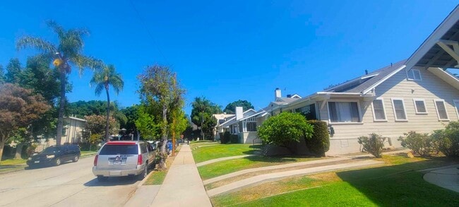 Photo - 6216 Bright Ave Apartamento Unidad 18-A