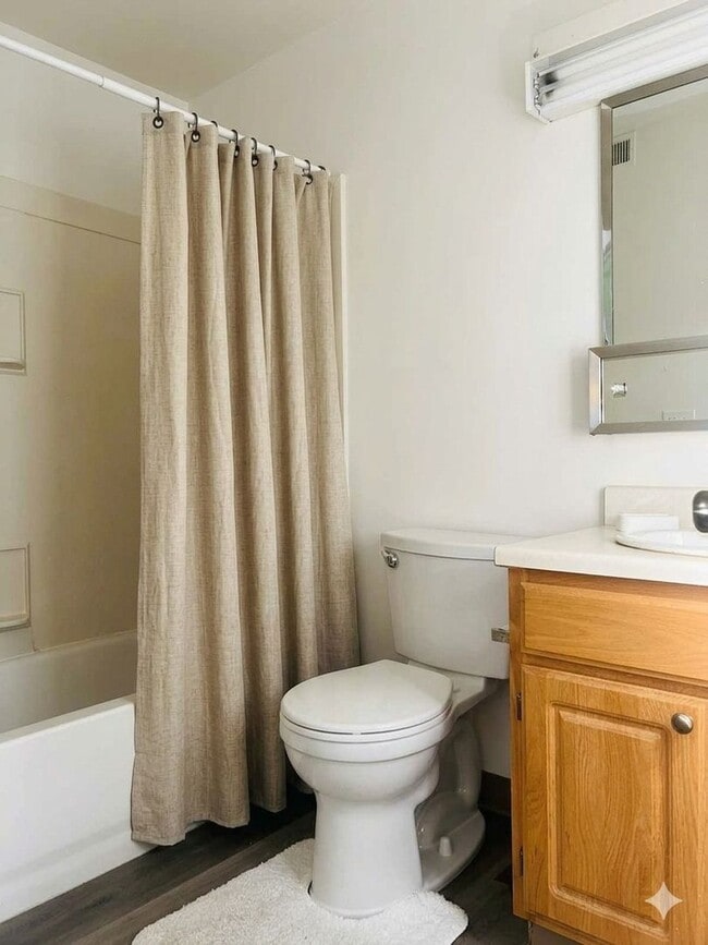 Photo - 141 13th St