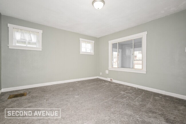 Photo - 833 Vermont Ave