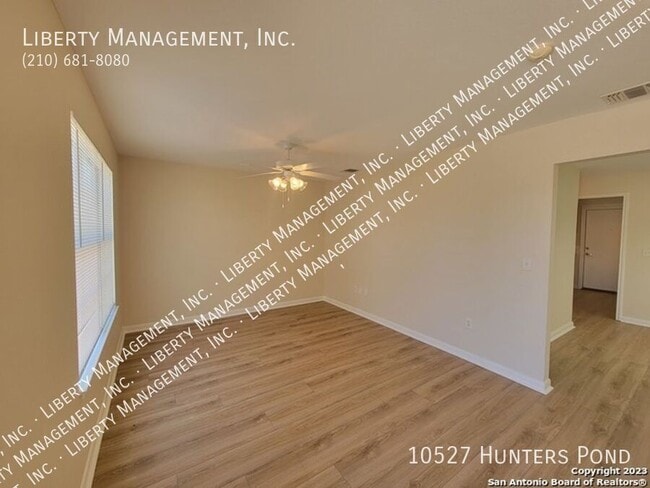 Photo - 10527 Hunters Pond